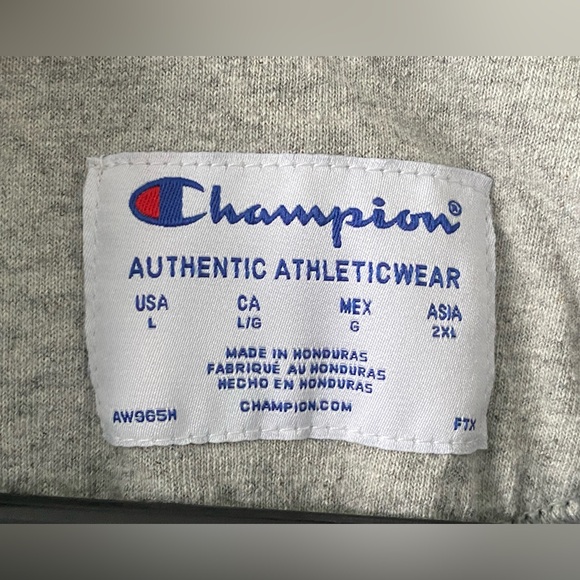 Champion Crewneck - Picture 3 of 5